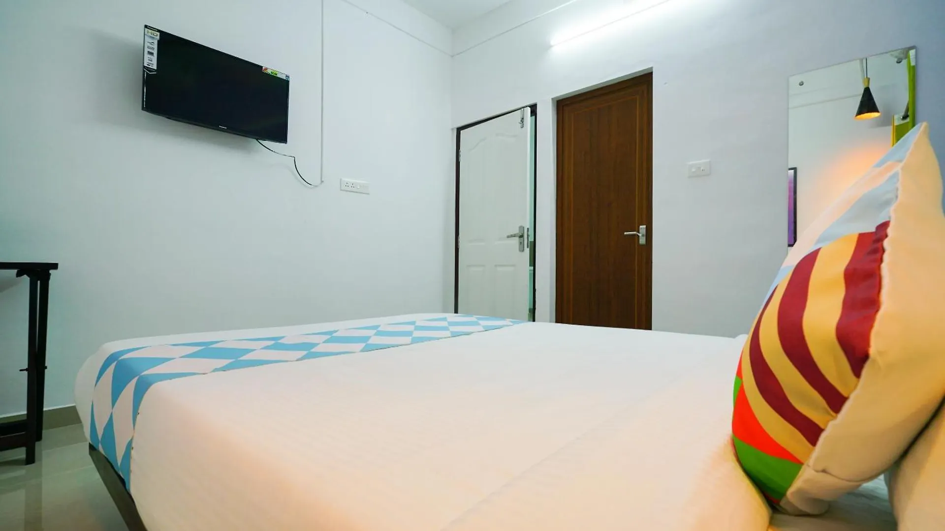 Kochi Hotel O Elegant Kaippallil Apartments הודו